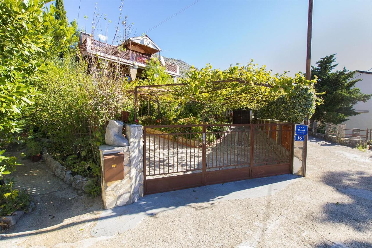 Apartments Pavlina スタリグラード エクステリア 写真